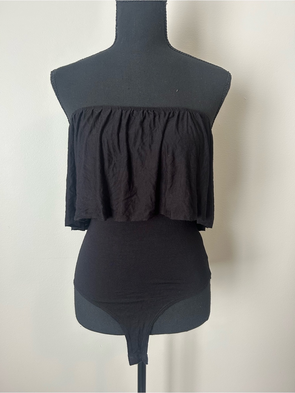 Fashion Nova Black Strapless Ruffle Bodysuit Size Small NWOT